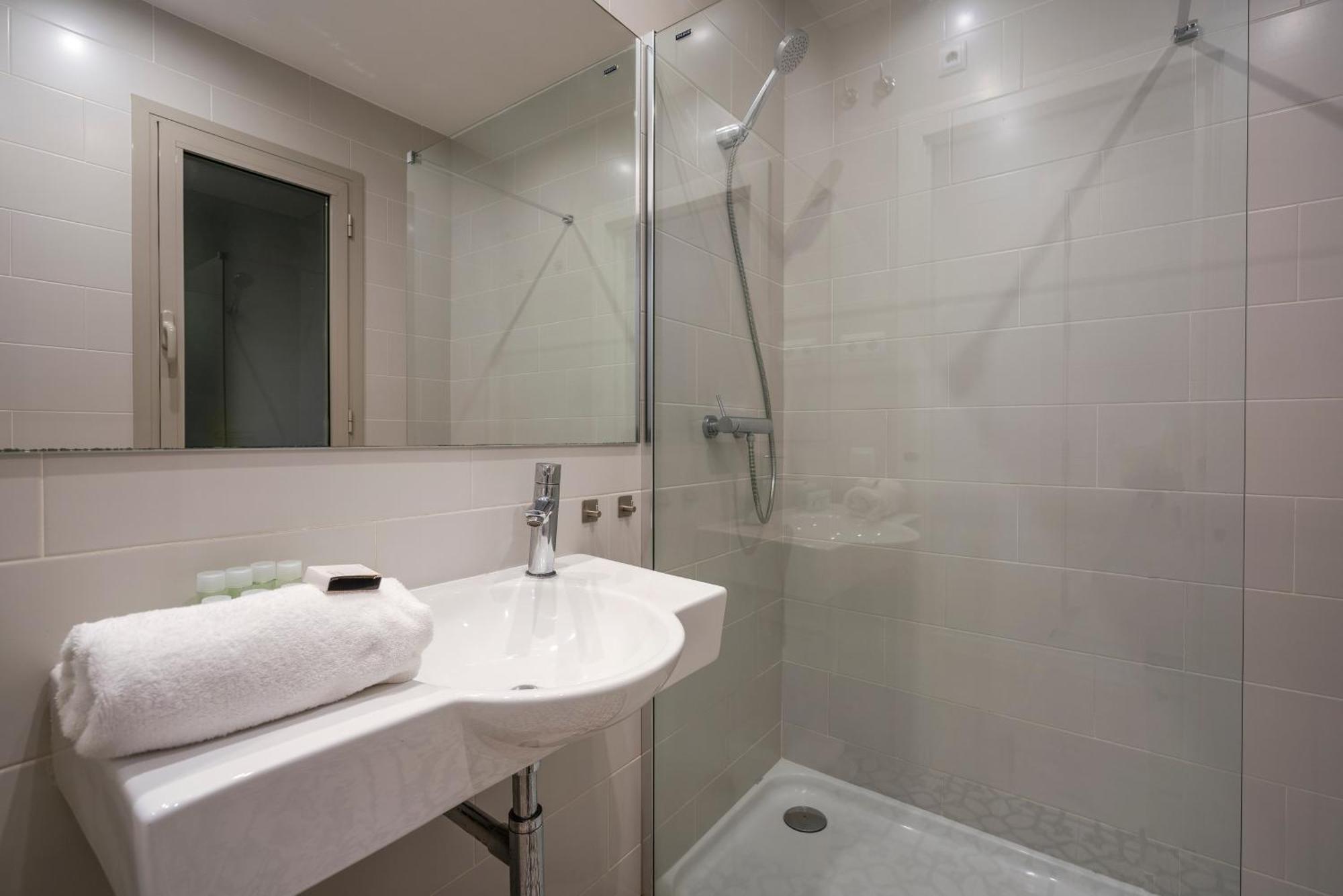 Bcnstop Sant Pau Suites Barcelona Exterior photo