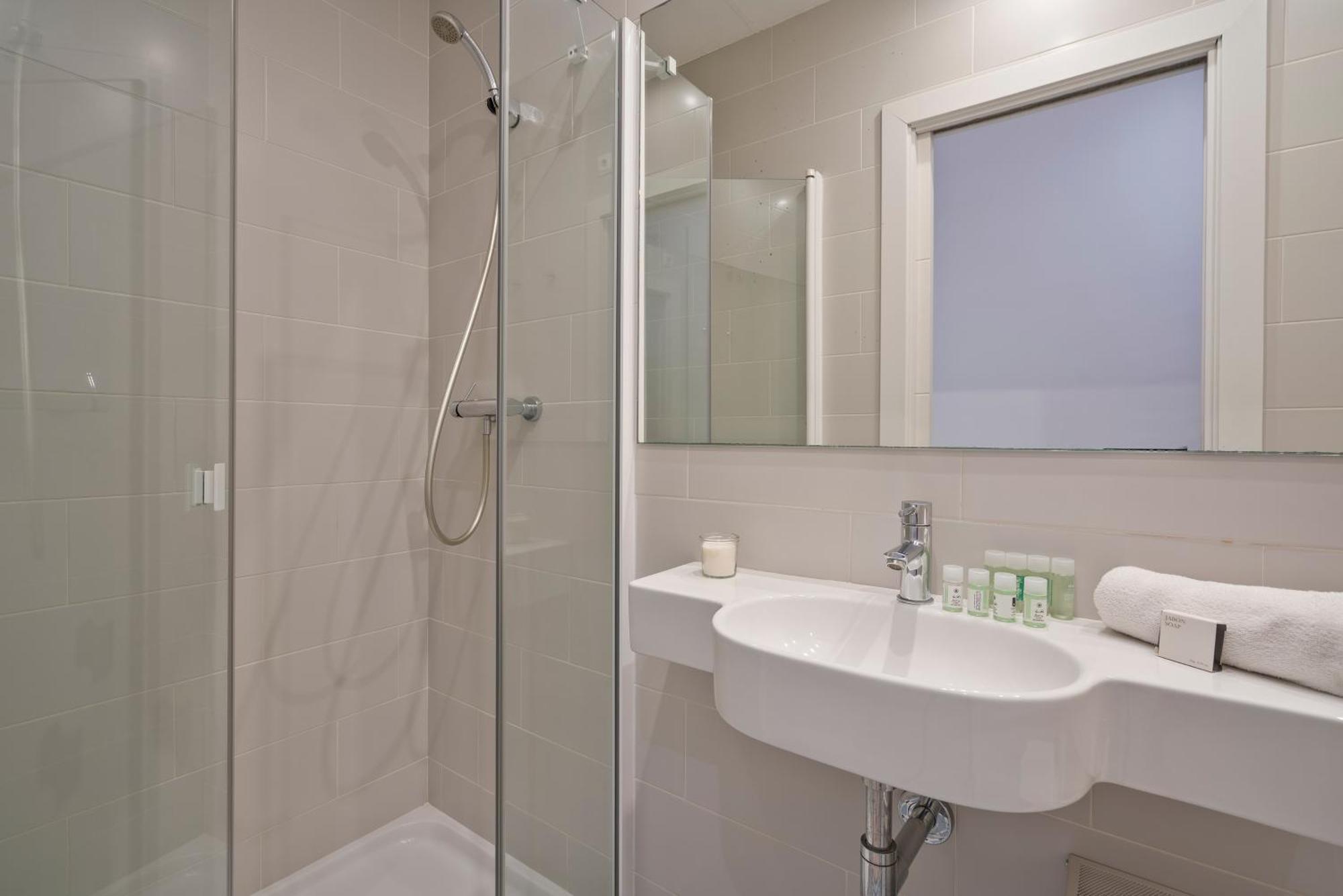 Bcnstop Sant Pau Suites Barcelona Exterior photo